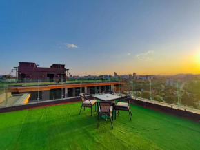 The modern executive serene suites with amazing breathtaking city views ,fully equipped gym and heated swimming pool and private ample parking space